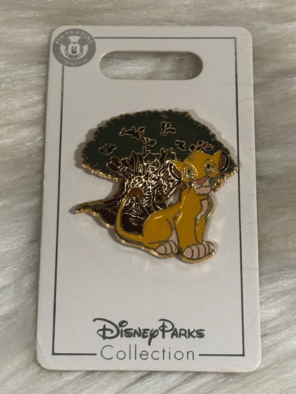 Simba in Front of the Tree of Life Pin
